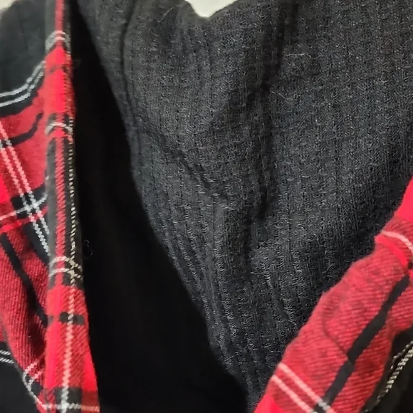 No Boundaries Red and Black Button Down Shirt - Picture 9 of 13